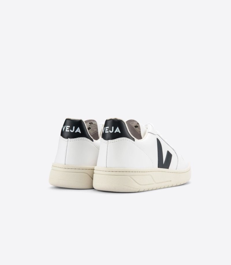 White / Black Veja V-10 Leather Men's Sneakers | IE-323286